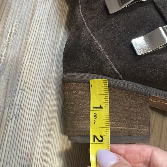 Donald Pliner Dorria Boots Mid-Calf Brown Suede Womens 9.5 Silver Buckles - Picture 5 of 10